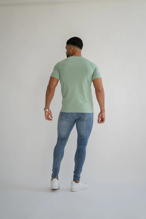 THE MUSCLE BASIC T-SHIRT